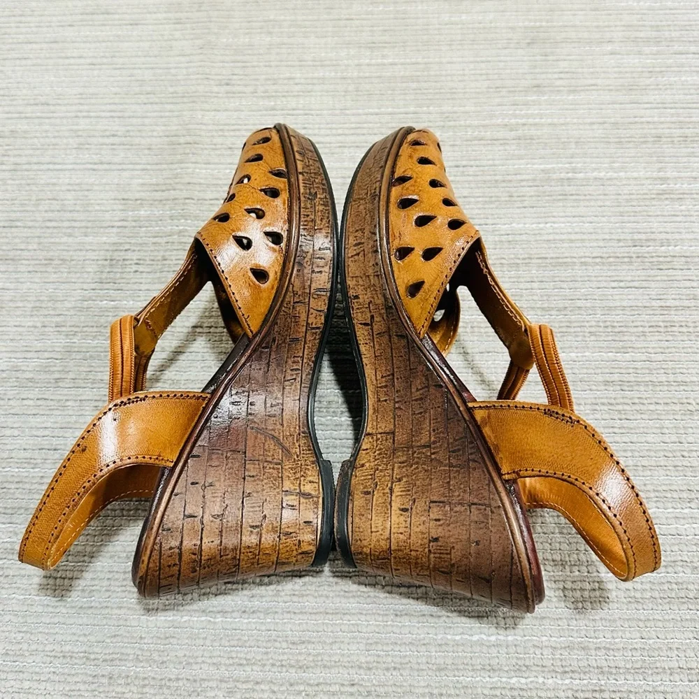 Vintage WINGS Classic Brown Leather Sandals Boho Hippie Style Women’s Size 5‎